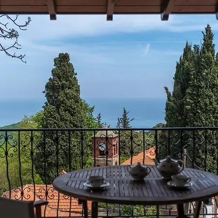 Sklithro Sklithro (Melivoia)